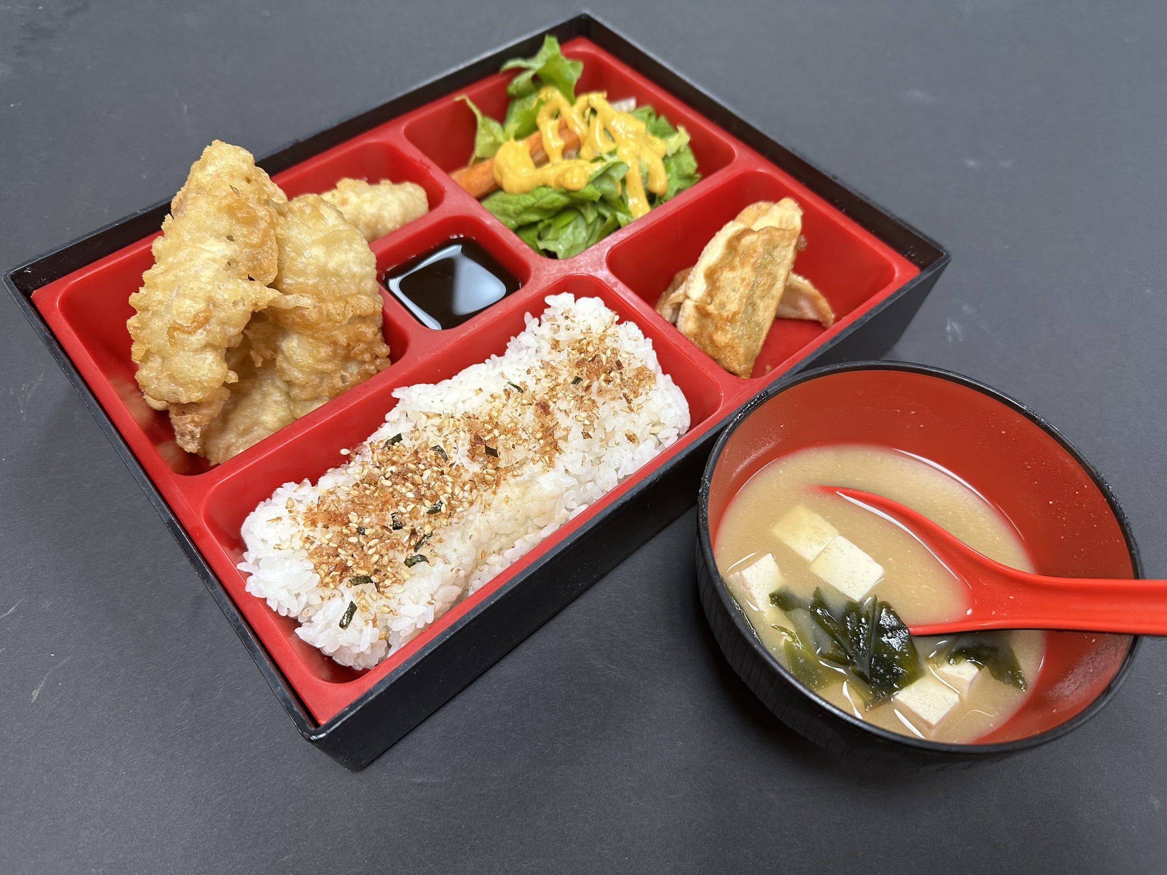 B) Toriten (Chicken Tempura) Bento Box | Toshi's Cafe
